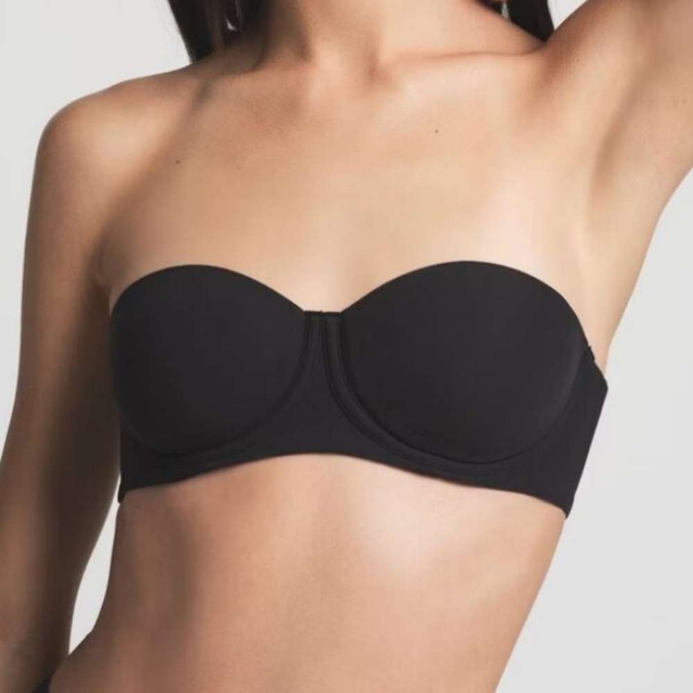 SKIMS Black Strapless Fits Everyone Bra in Women's Size 40DD